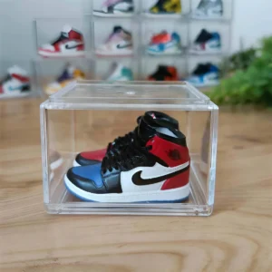 Air Jordan 1 Retro Top 3 Mini Sneaker 555088-026